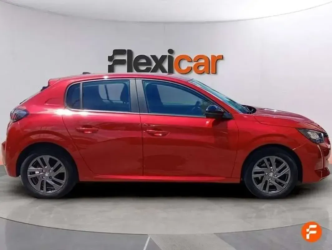 Usado Peugeot 208 Allure 101 CV (74 kW) 2022 Rojo Utilitario