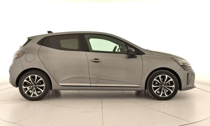 Usado Renault Clio V Techno 145 CV (106 kW) 2025 Gris zinc Berlina