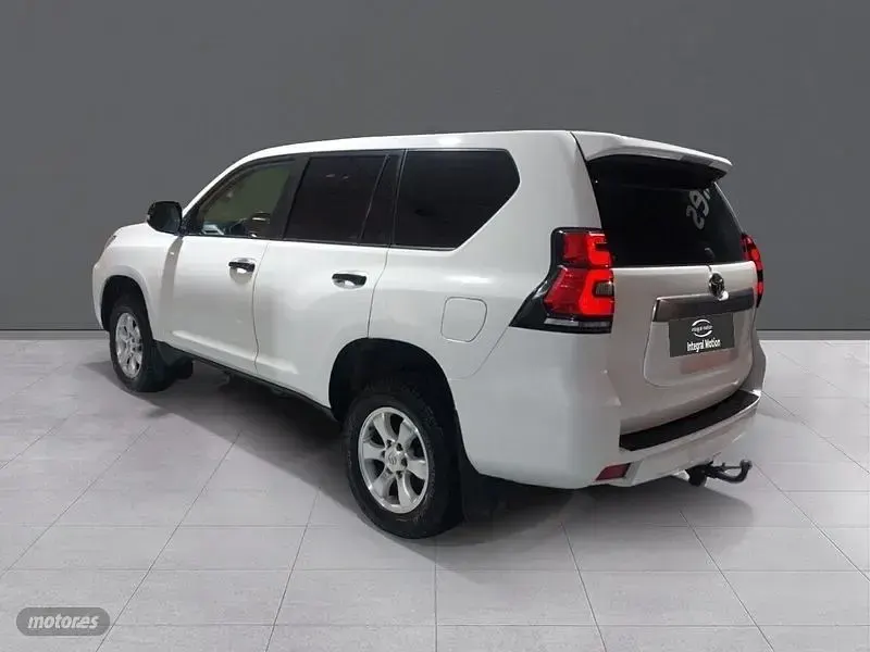 Usado Toyota Land Cruiser 177 CV (130 kW) 2018 Blanco SUV