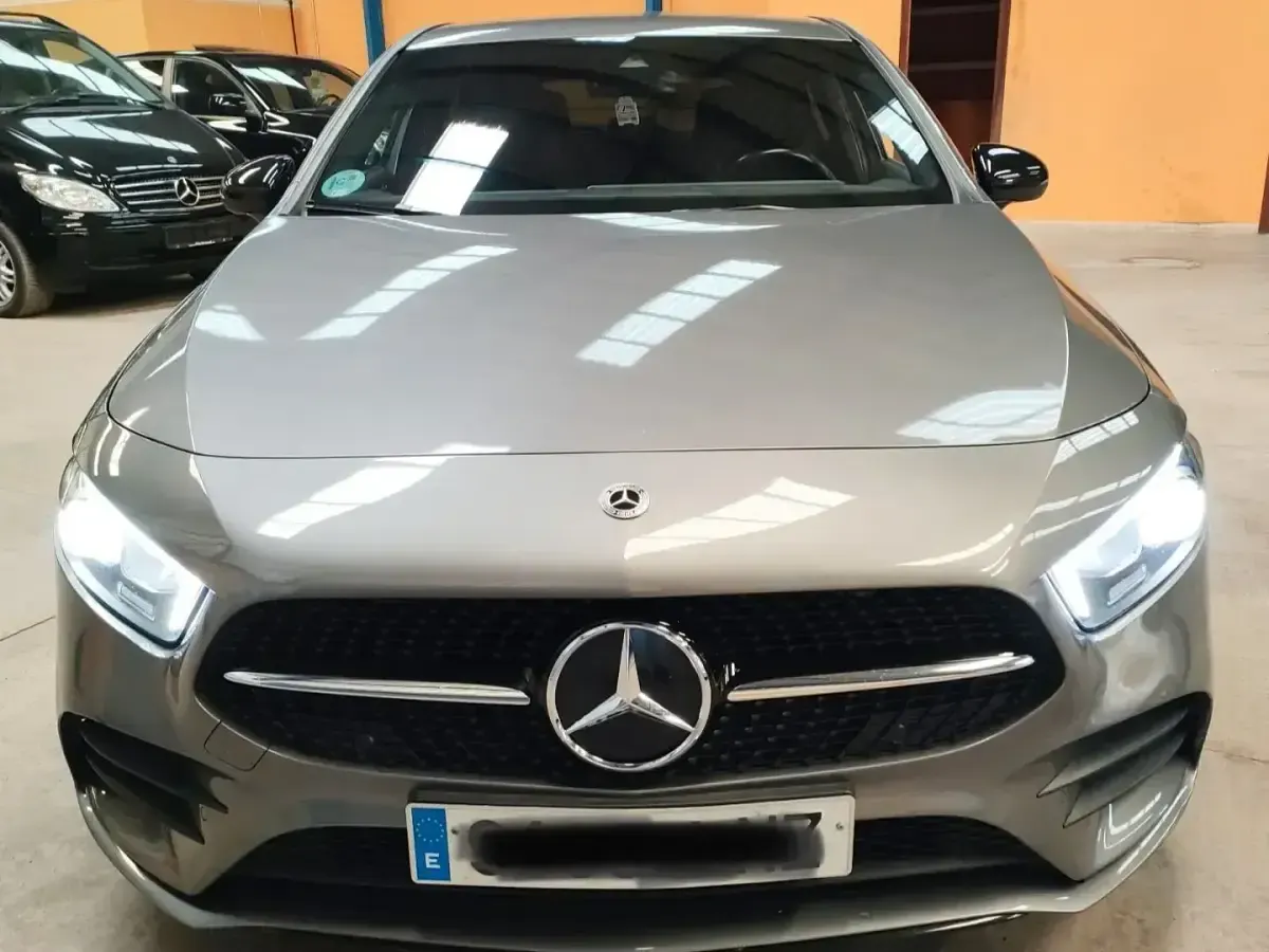 Usado Mercedes A180 136 CV (100 kW) 2022 Gris