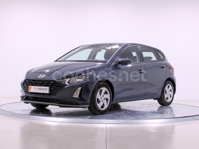 Gris / plata Usado 2024 Hyundai i20 Berlina | 18.300 € (Precio justo) - Imagen 1/4