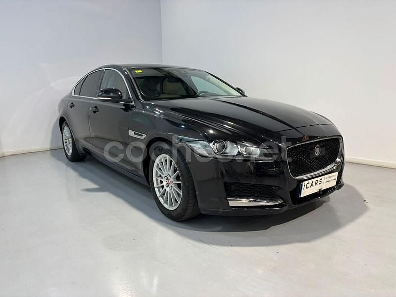 Usado Jaguar XF Prestige 180 CV (132 kW) 2016 Azul Berlina
