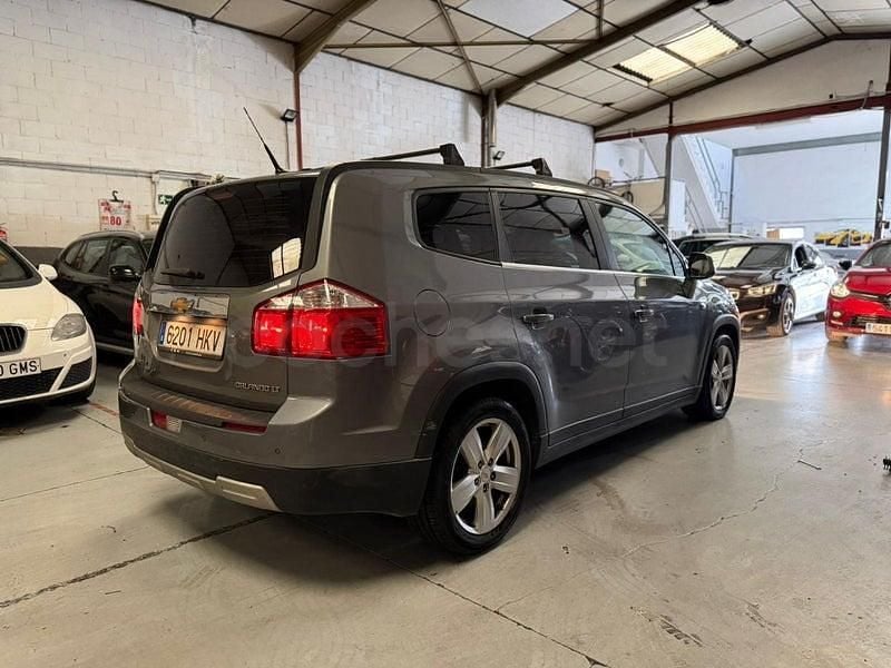 Usado Chevrolet Orlando LT 130 CV (95 kW) 2013 Gris / plata Monovolumen
