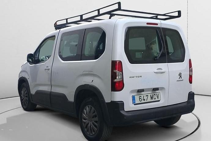Usado Peugeot Rifter Business-Line 102 CV (75 kW) 2022 Monovolumen