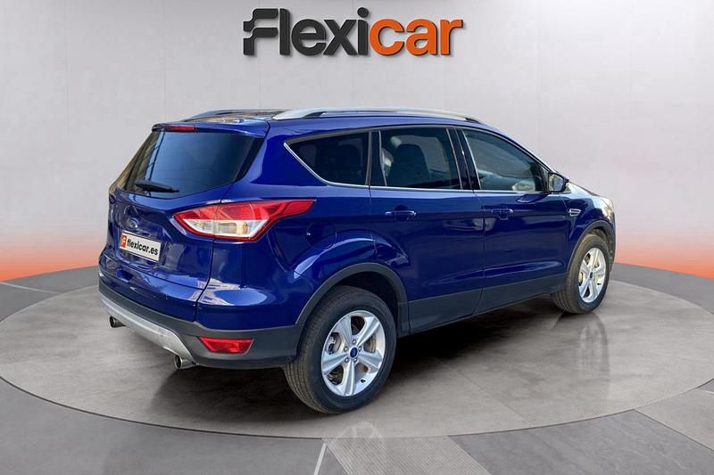 Usado Ford Kuga Trend 120 CV (88 kW) 2016 Azul SUV