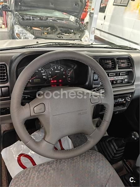 Usado Suzuki Jimny 80 CV (58 kW) 2004 Gris / plata SUV
