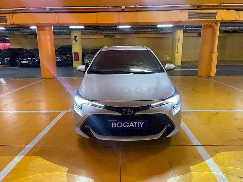 Usado Toyota Corolla Active 122 CV (89 kW) 2021 Gris / plata Familiar