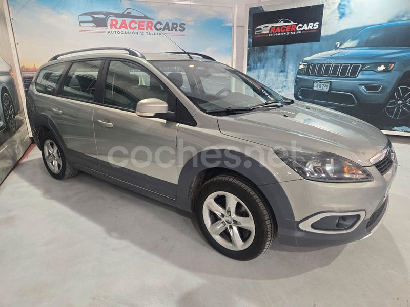 Beige Usado 2010 Ford Focus Trend Familiar | 5495 € (Un poco caro) - Imagen 1/4