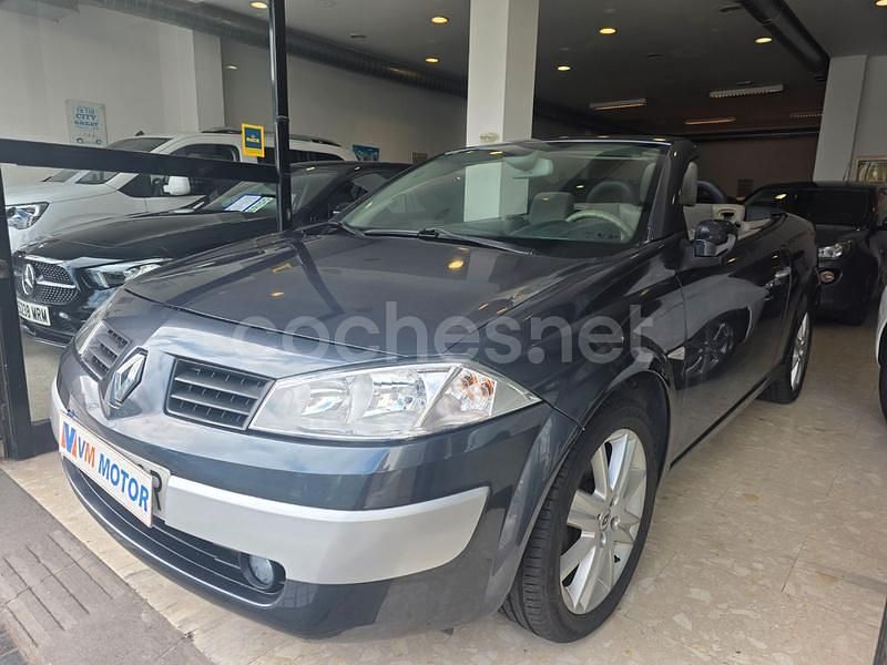 Gris / plata Usado 2004 Renault Mégane Cabriolet Privilege Descapotable | 4900 € (Precio justo) - Imagen 1/4