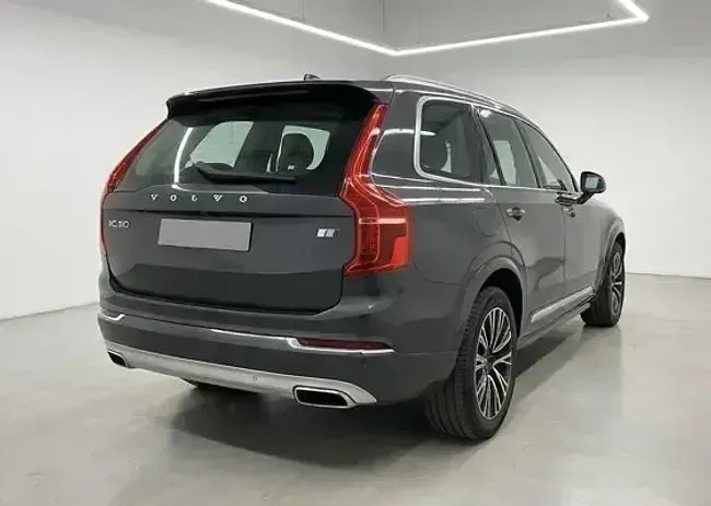 Usado Volvo XC90 Ultimate 455 CV (334 kW) 2023 Gris / plata SUV