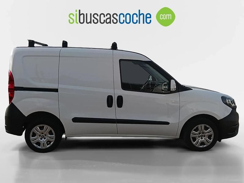 Usado Fiat Doblò 50 CV (36 kW) 2022 Blanco Monovolumen
