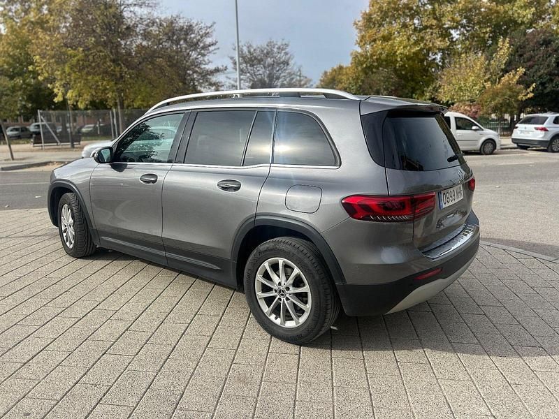 Usado Mercedes GLB180 120 CV (88 kW) 2023 Gris SUV