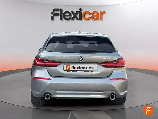 Usado BMW 118 150 CV (110 kW) 2022 Gris Utilitario