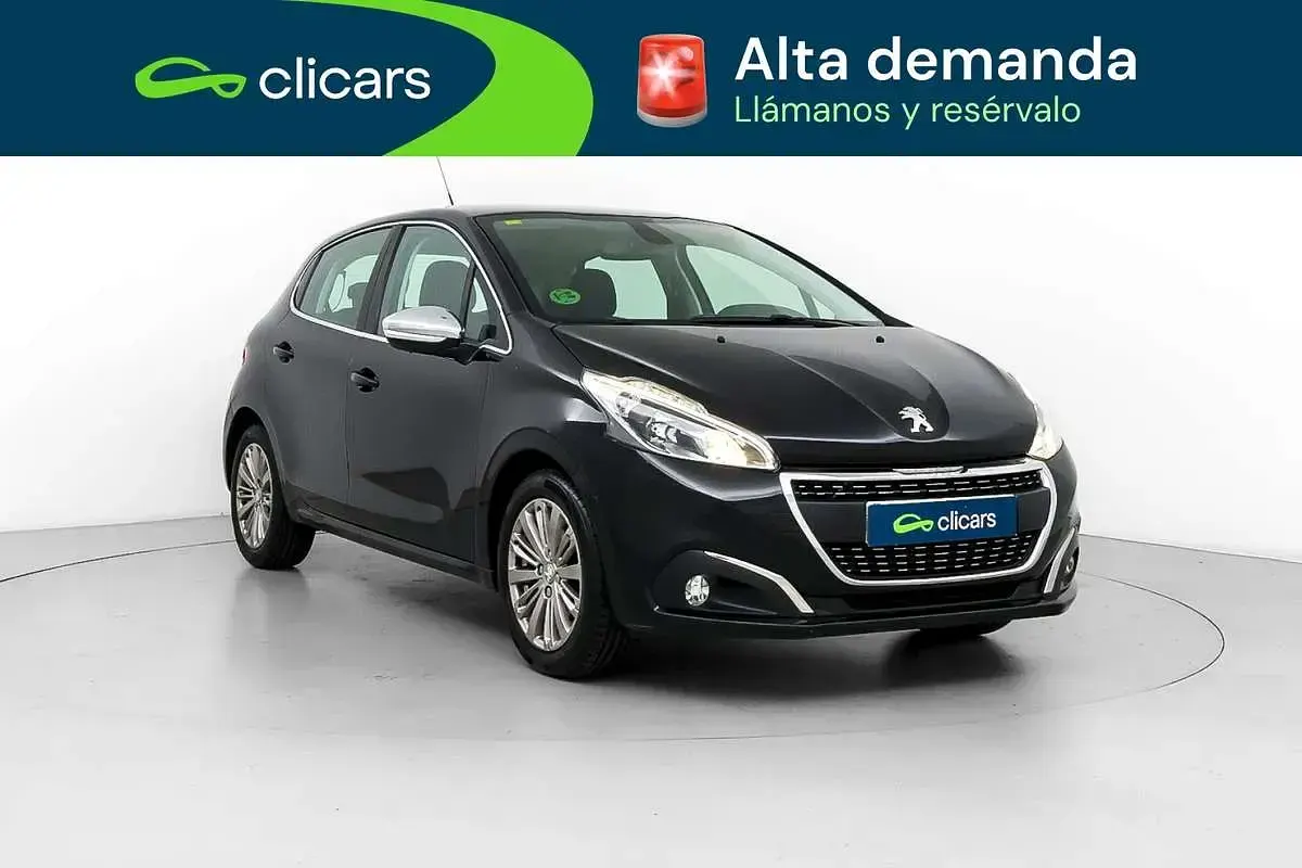 Usado Peugeot 208 Signature Sky 110 CV (80 kW) 2018 Negro Utilitario