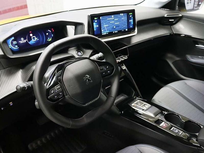 Usado Peugeot e-208 Allure 100 kW (136 CV) 2023 Amarillo Utilitario