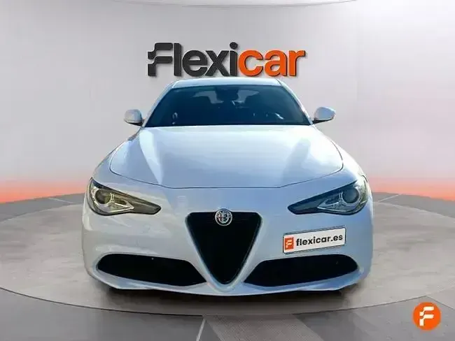 Usado Alfa Romeo Giulia Sprint 200 CV (147 kW) 2021 Blanco Berlina