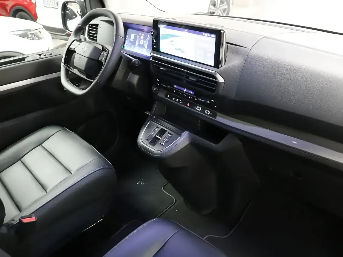 Usado Citroën Spacetourer 180 CV (132 kW) 2025 Gris / plata Monovolumen
