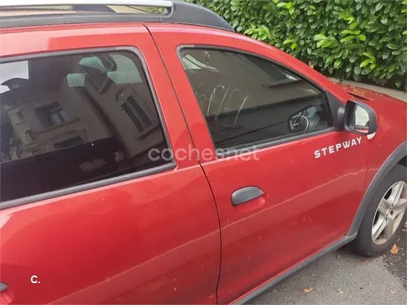 Usado Dacia Sandero Stepway 90 CV (66 kW) 2016 Rojo Berlina