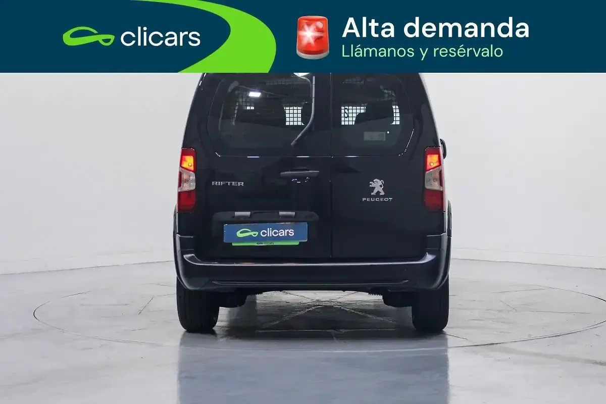 Usado Peugeot Rifter Business-Line 100 CV (73 kW) 2023 Negro Monovolumen