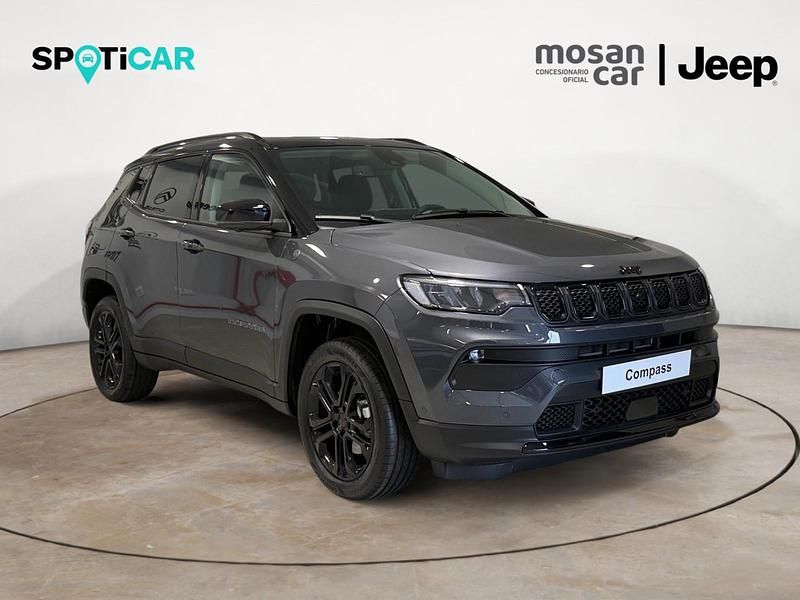 Nuevo Jeep Compass North 130 CV (95 kW) 2025 Gris grafito/negro SUV