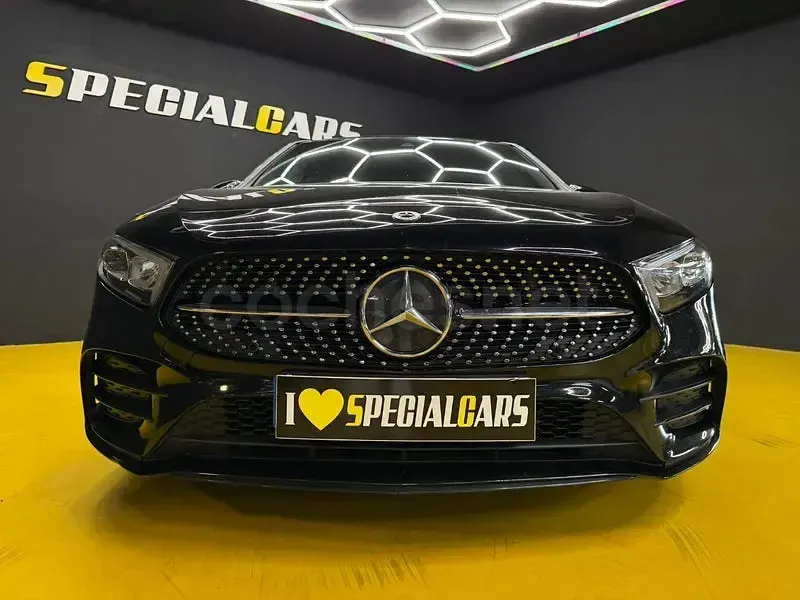 Usado Mercedes A200 163 CV (119 kW) 2022 Negro Berlina
