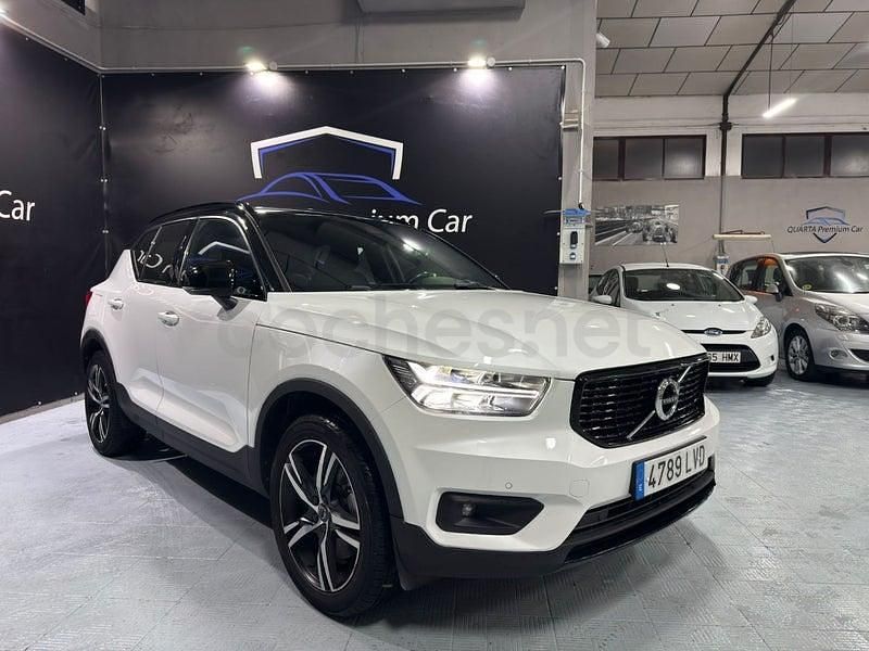 Begagnad Volvo XC40 R-Design 262 HK (192 kW) 2021 Vit SUV