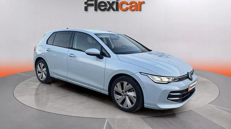 Usado VW Golf VIII 116 CV (85 kW) 2025 Azul Berlina
