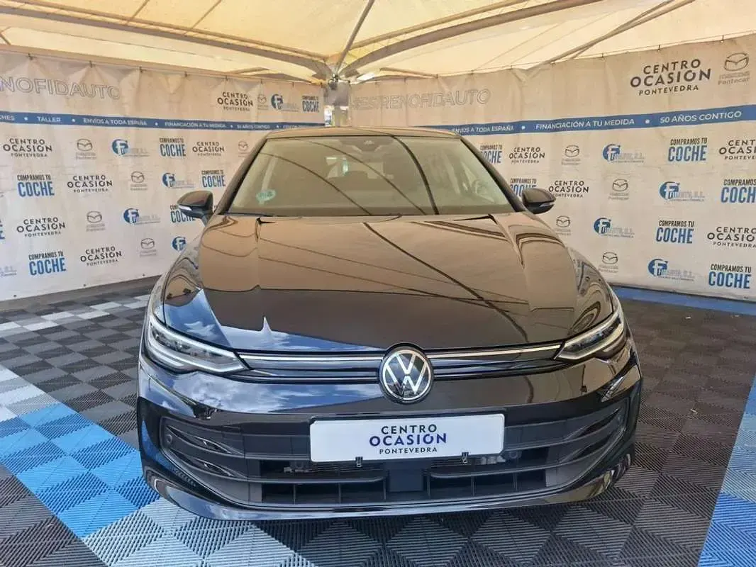 Usado VW Golf VIII 116 CV (85 kW) 2025 Negro Utilitario