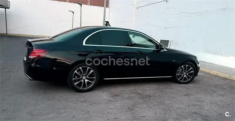 Usado Mercedes E350 299 CV (219 kW) 2016 Negro Berlina