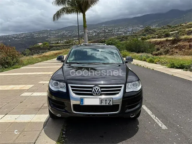 Usado VW Touareg 225 CV (165 kW) 2007 Negro SUV