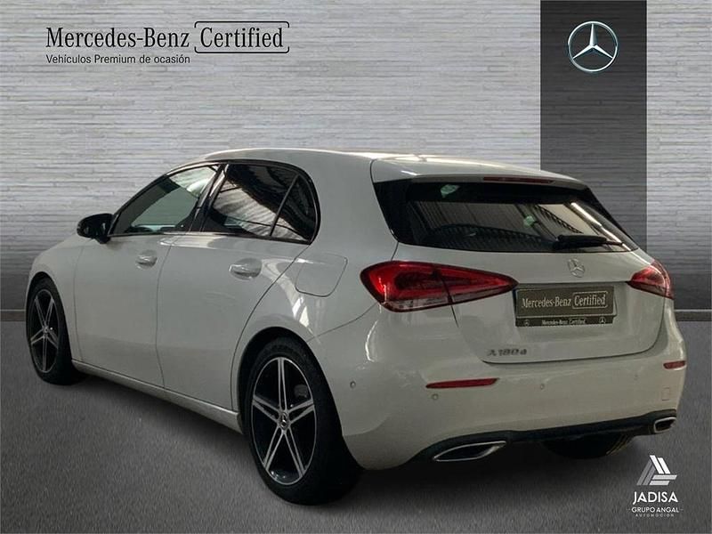 Usado Mercedes A180 116 CV (85 kW) 2019 Blanco digital Berlina