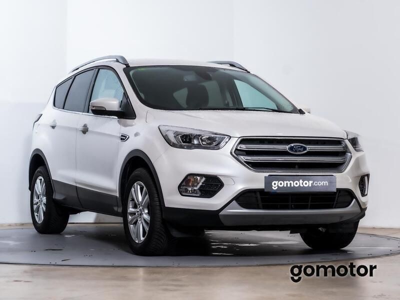 Usado Ford Kuga Trend+ 150 CV (110 kW) 2019 Blanco SUV
