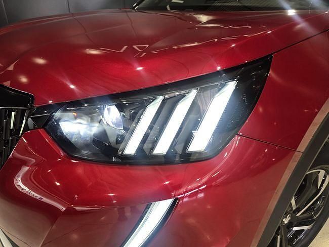 Usado Peugeot 2008 GT 130 CV (95 kW) 2021 Granate SUV