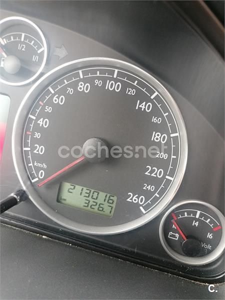 Usado Seat Alhambra 115 CV (84 kW) 2002 Gris / plata Monovolumen