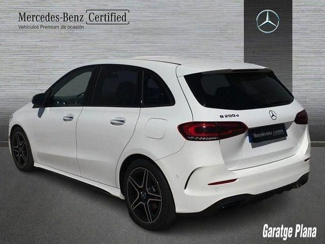 Usado Mercedes B200 150 CV (110 kW) 2022 Blanco polar Monovolumen