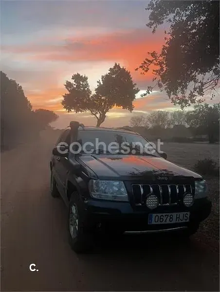 Usado Jeep Grand Cherokee Overland 163 CV (119 kW) 2003 Negro SUV