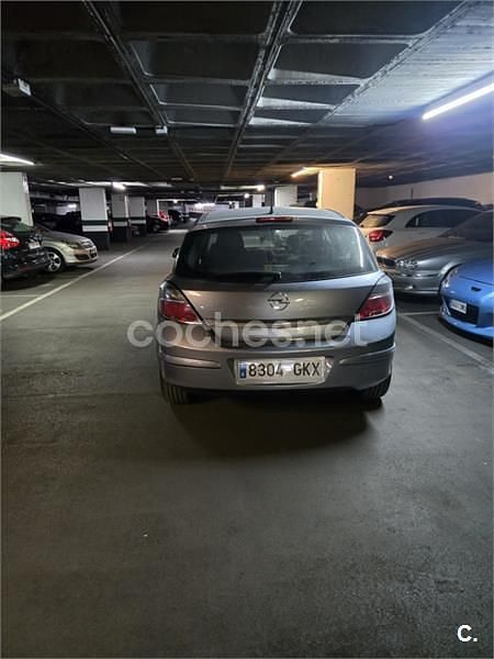 Usado Opel Astra Enjoy 115 CV (84 kW) 2009 Gris / plata Berlina