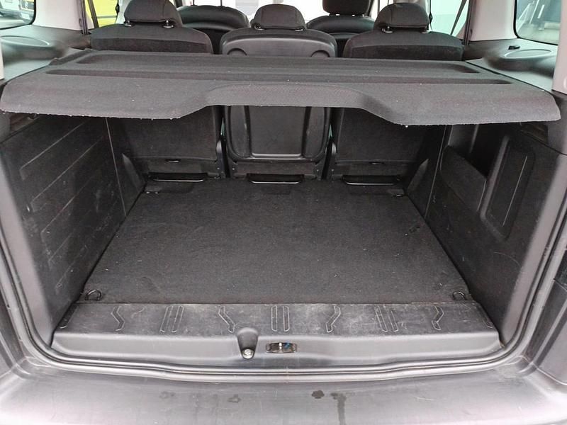 Usado Peugeot Partner Tepee Outdoor 110 CV (80 kW) 2017 Marrón Monovolumen