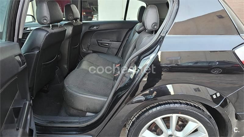 Negro Usado 2006 Opel Astra Cosmo Berlina | 1800 € (Super precio) - Imagen 1/4
