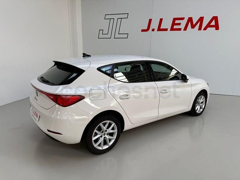 Usado Seat Leon Style 115 CV (84 kW) 2021 Blanco Berlina