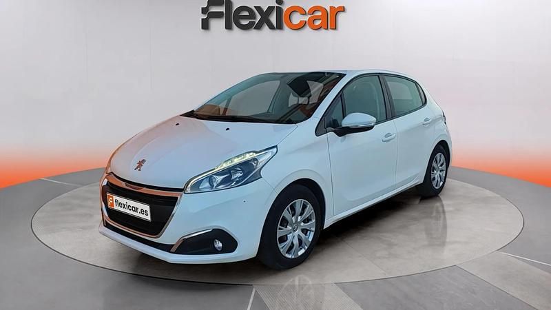 Usado Peugeot 208 Active 82 CV (60 kW) 2019 Blanco Utilitario