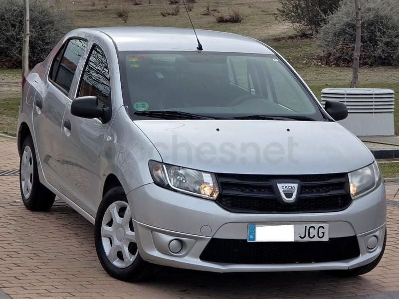Usado Dacia Logan Ambiance 75 CV (55 kW) 2015 Gris / plata Berlina