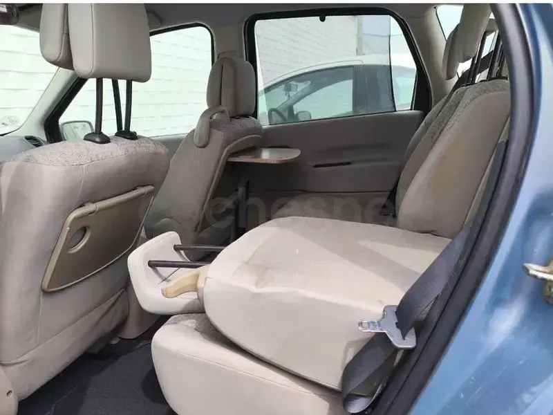 Usado Renault Scénic Dynamique 105 CV (77 kW) 2006 Azul Monovolumen