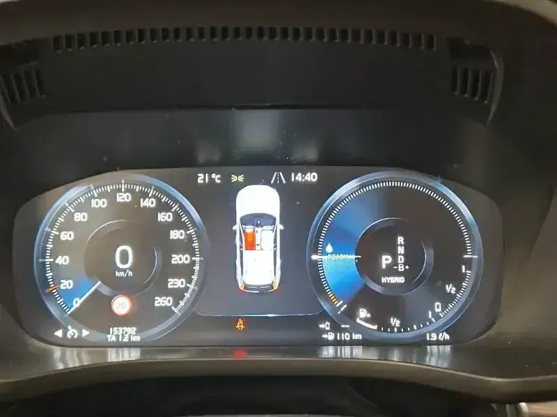 Usado Volvo XC60 Inscription 350 CV (257 kW) 2021 Gris SUV