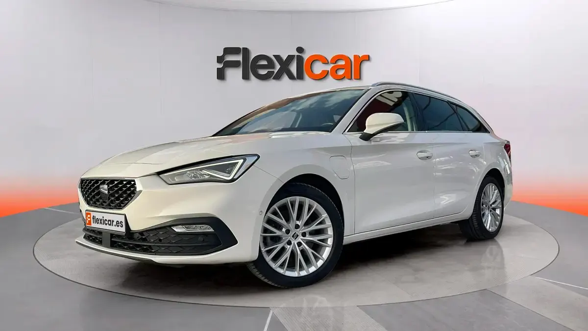 Usado Seat Leon XCELLENCE 204 CV (150 kW) 2021 Blanco Familiar