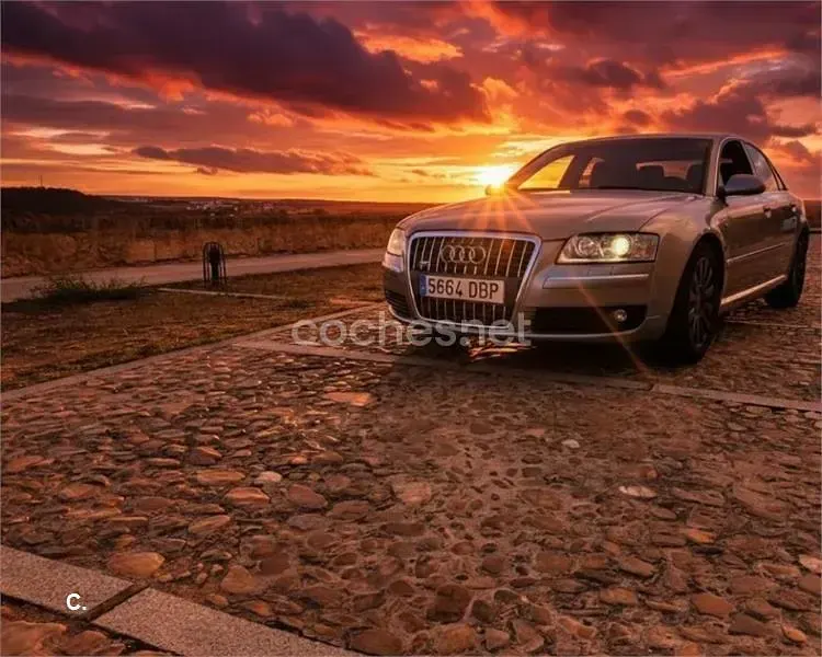 Usado Audi A8 233 CV (171 kW) 2004 Gris / plata Berlina