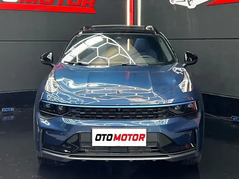 Usado Lynk & Co 01 261 CV (191 kW) 2023 Azul SUV