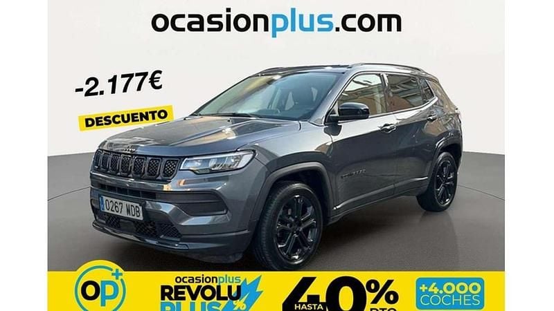 Usado Jeep Compass Night Eagle 130 CV (95 kW) 2022 Gris SUV
