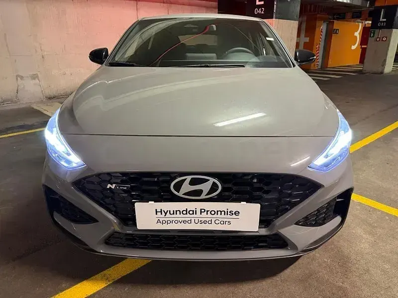 Nuevo Hyundai i30 N Line 100 CV (73 kW) 2026 Gris / plata Berlina