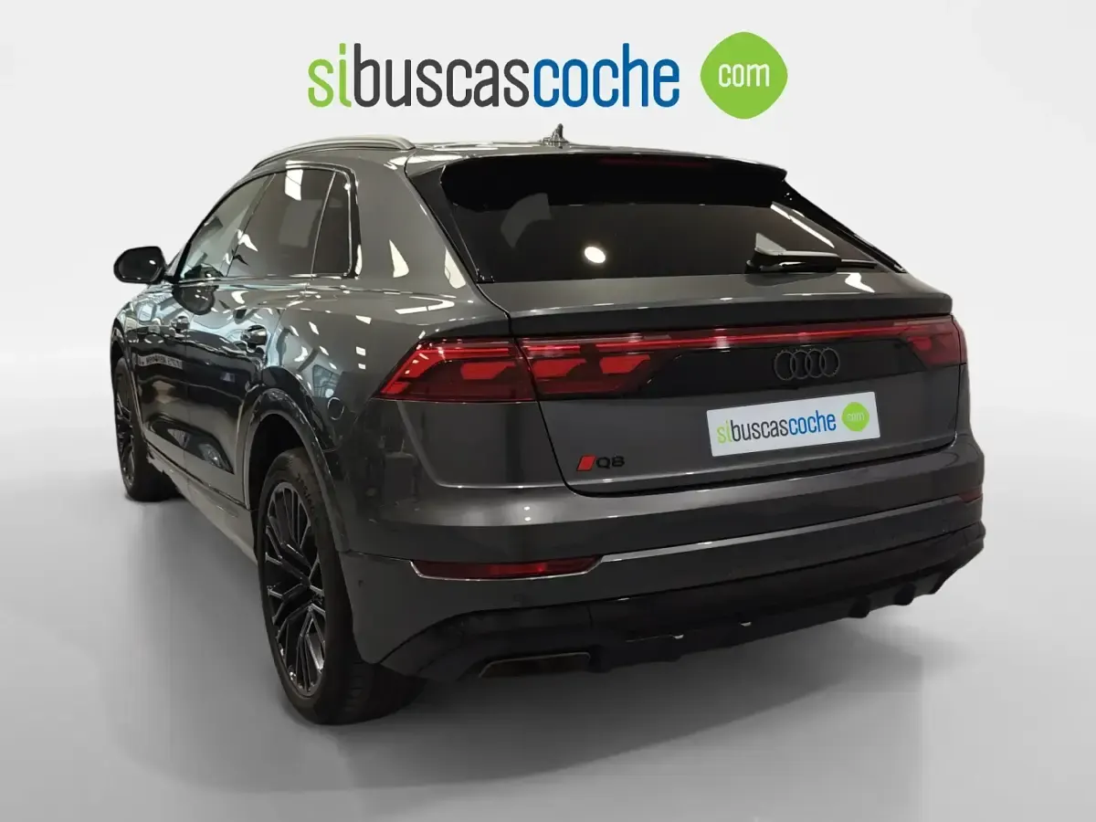 Usado Audi Q8 340 CV (250 kW) 2024 Gris/plata SUV